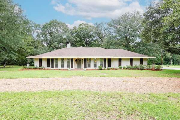 3 Acres of Residential Land with Home for Sale in Summit, Mississippi