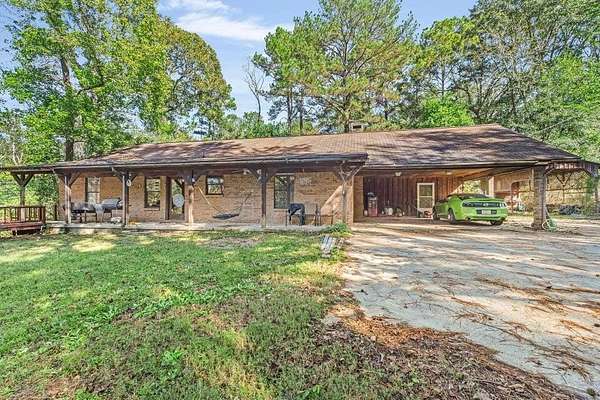 2 Acres of Land with Home for Sale in Hattiesburg, Mississippi