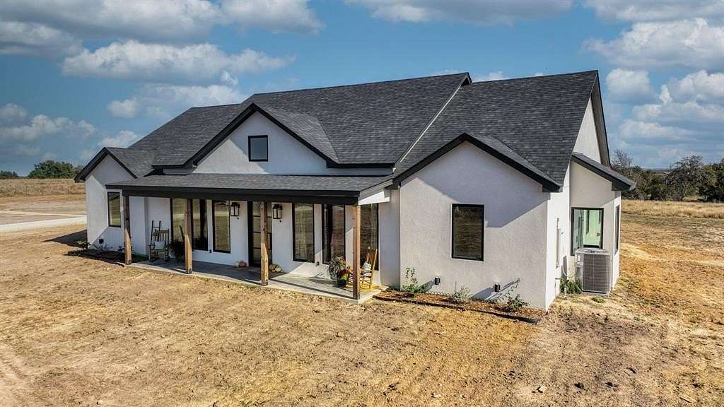 10.3 Acres of Land with Home for Sale in Dublin, Texas