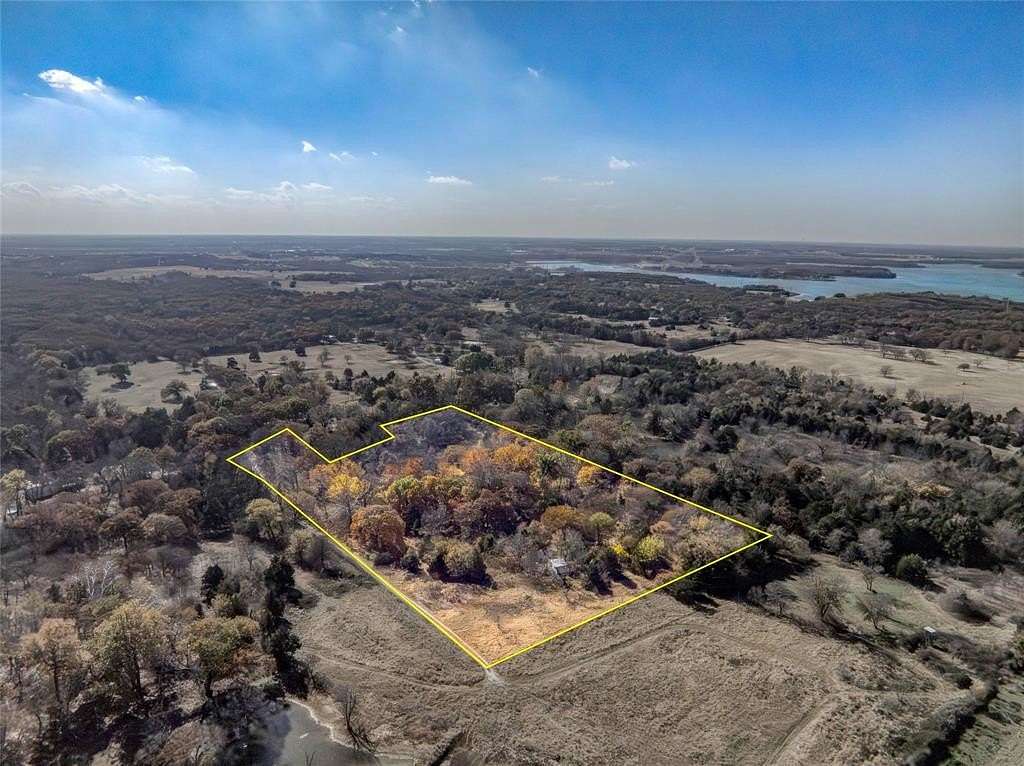 11.1 Acres of Land for Sale in Savoy, Texas