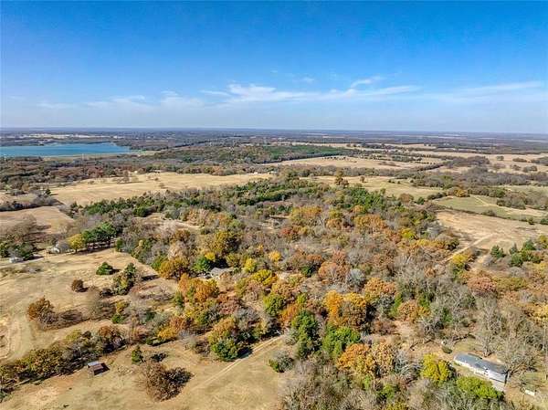 11.1 Acres of Land for Sale in Savoy, Texas