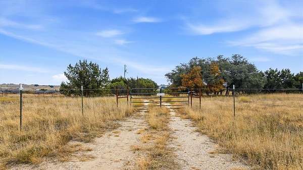 10.2 Acres of Land for Sale in Stephenville, Texas