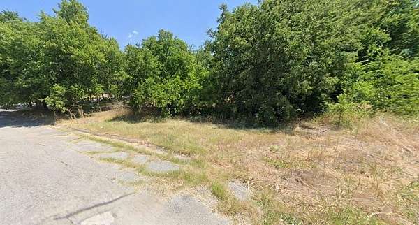 0.77 Acres of Residential Land for Sale in Gainesville, Texas