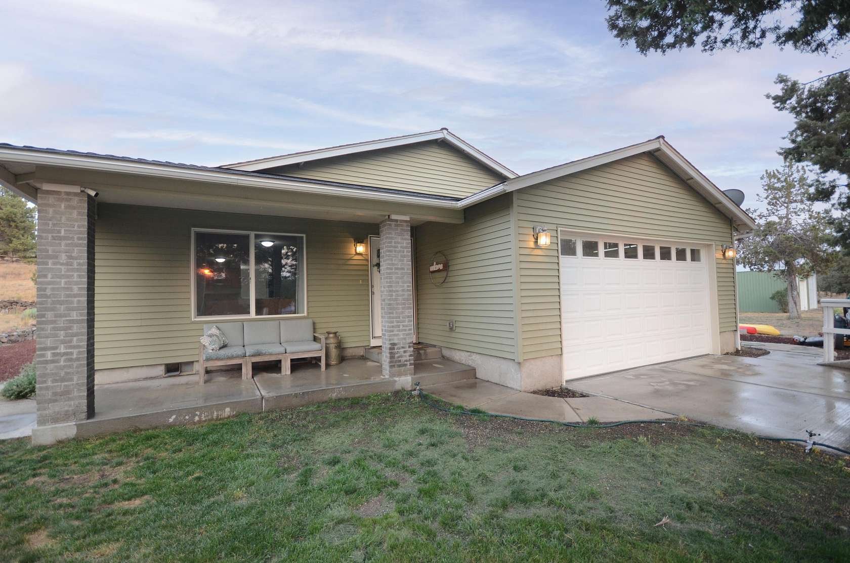 2.6 Acres of Residential Land with Home for Sale in Redmond, Oregon