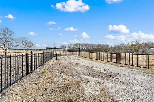 18.4 Acres of Land with Home for Sale in Farmersville, Texas
