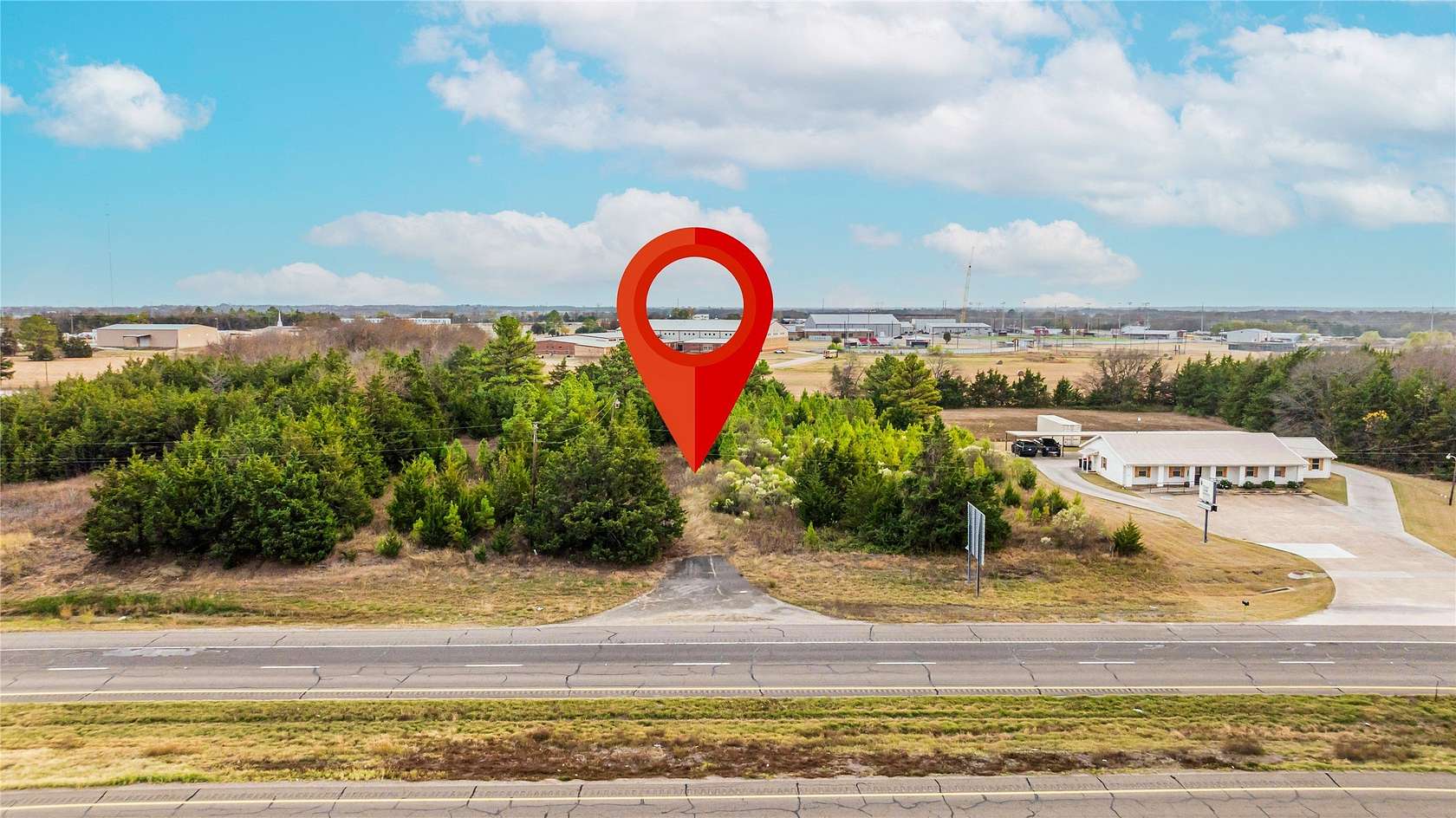 1.43 Acres of Commercial Land for Sale in Paris, Texas