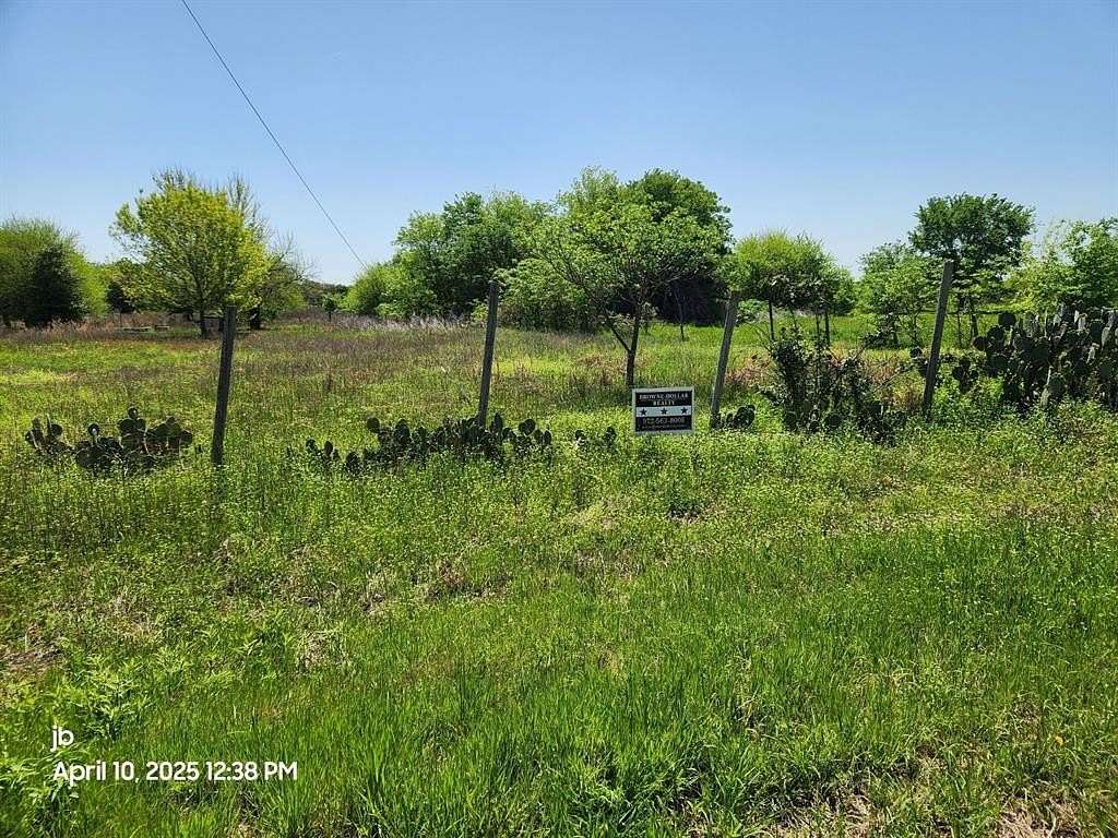 10.3 Acres of Land for Sale in Kemp, Texas