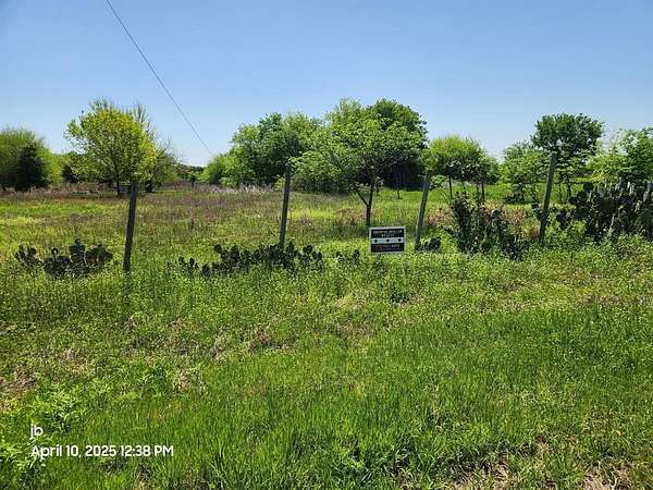 10.3 Acres of Land for Sale in Kemp, Texas
