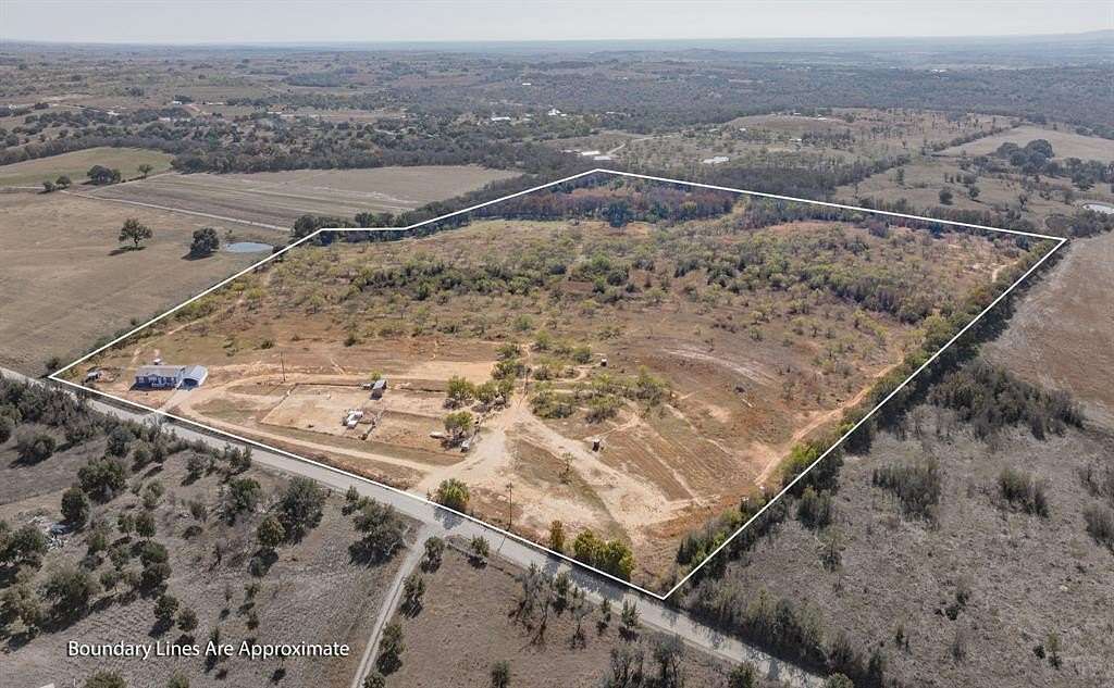 45.6 Acres of Agricultural Land with Home for Sale in Dublin, Texas