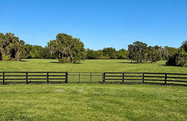 12 Acres of Land for Sale in Ocala, Florida