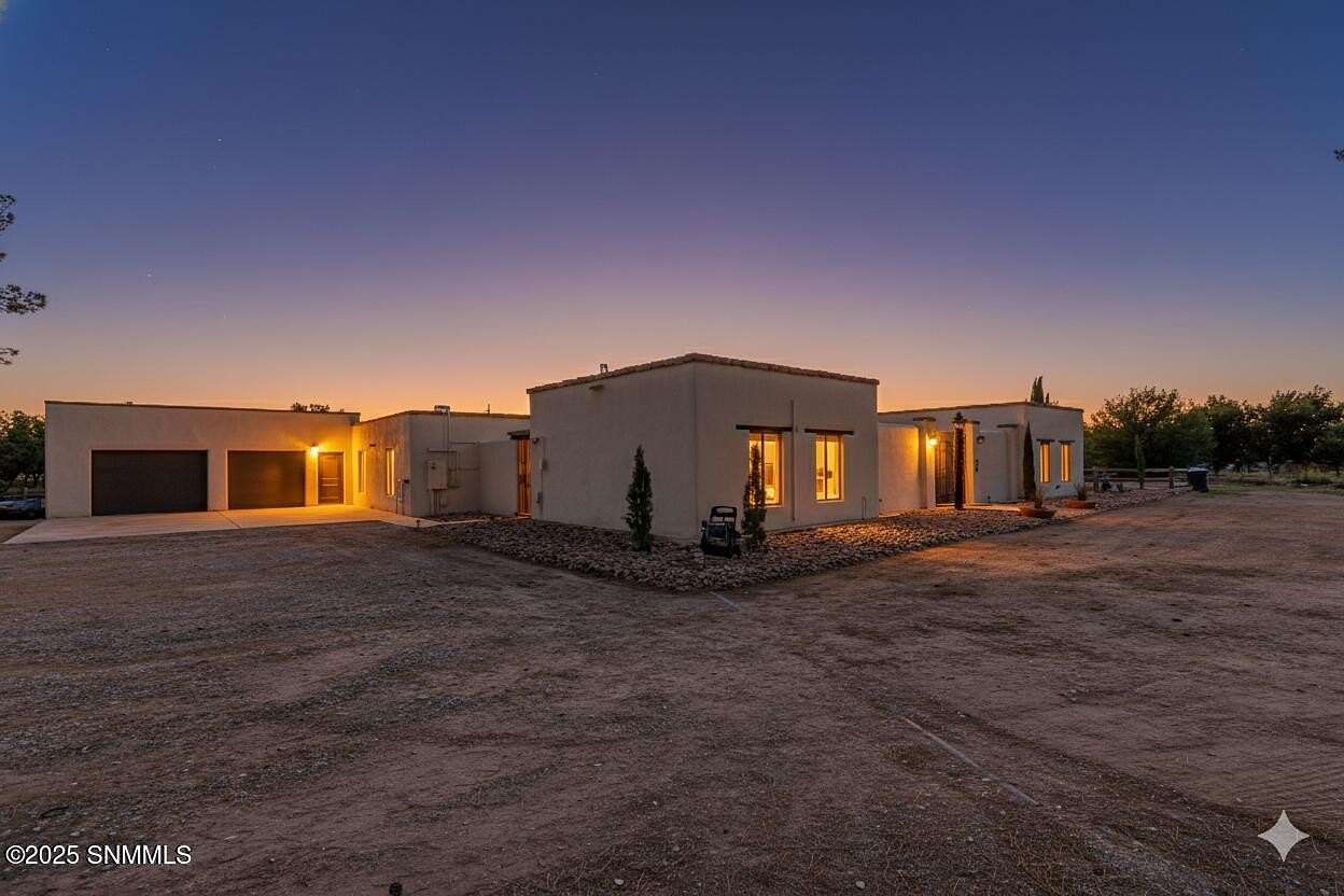 3.12 Acres of Residential Land with Home for Sale in Las Cruces, New Mexico