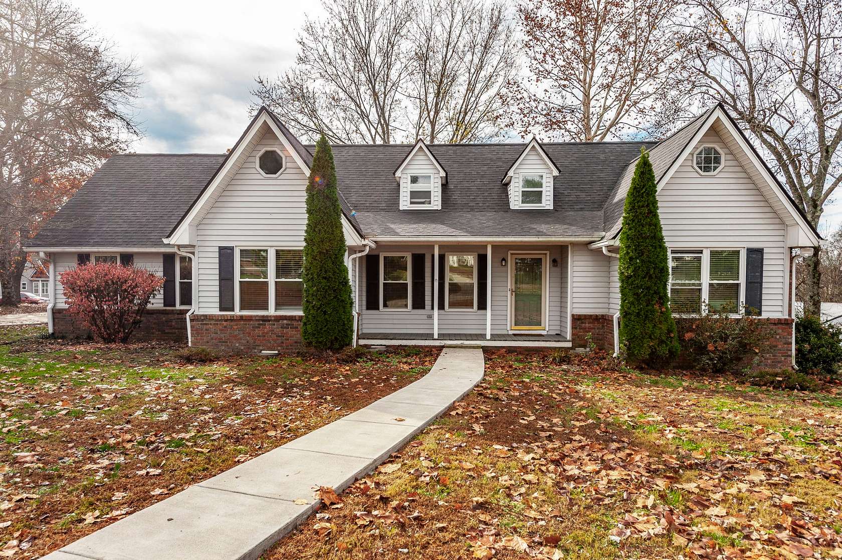 3 Acres of Residential Land with Home for Sale in Gallatin, Tennessee