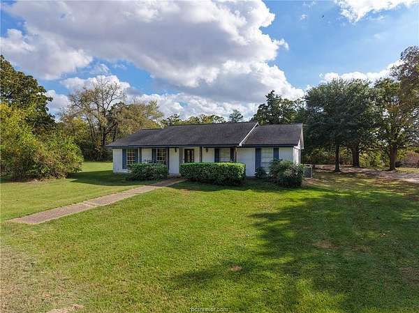 3.75 Acres of Improved Mixed-Use Land for Sale in Anderson, Texas