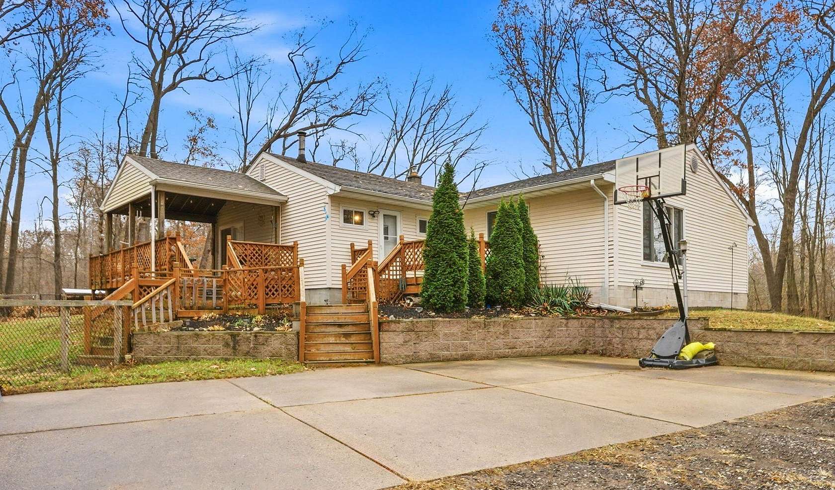 10 Acres of Residential Land with Home for Sale in Belleville, Michigan