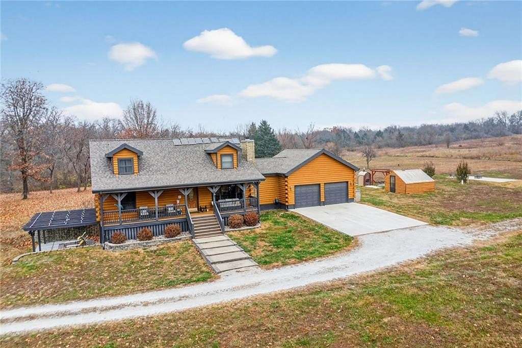 9.5 Acres of Residential Land with Home for Sale in Pomona, Kansas