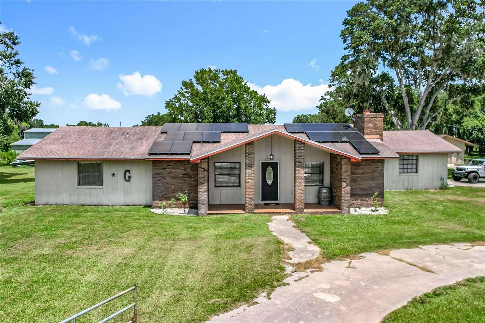 10 Acres of Residential Land with Home for Sale in Bartow, Florida