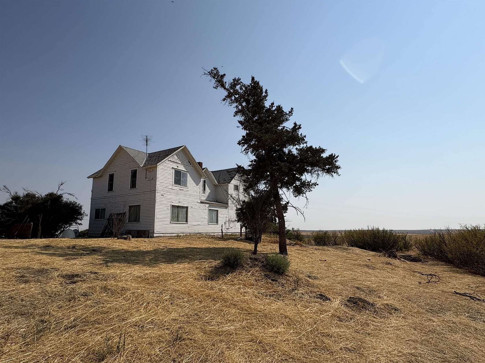 22 Acres of Land with Home for Sale in Ritzville, Washington