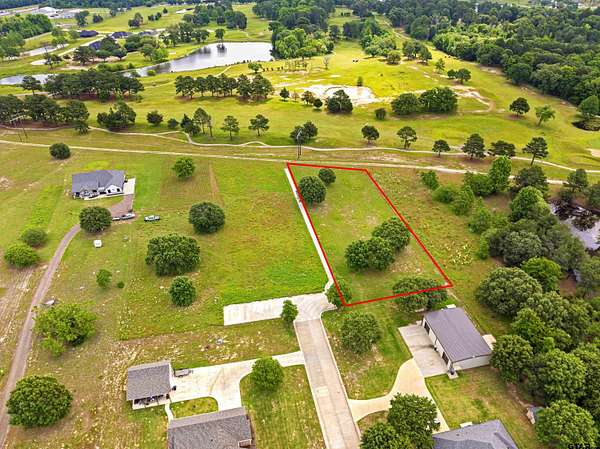 1 Acre of Residential Land for Sale in Lindale, Texas