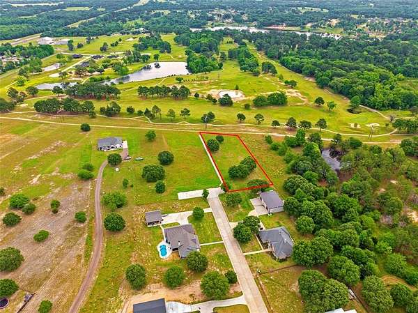 1 Acre of Residential Land for Sale in Lindale, Texas