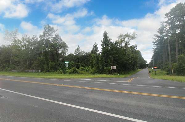 0.53 Acres of Mixed-Use Land for Sale in Crawfordville, Florida