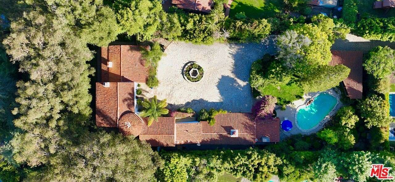 0.74 Acres of Land for Sale in Los Angeles, California