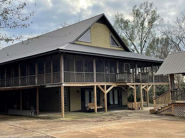 14 Acres of Recreational Land with Home for Sale in Tylertown, Mississippi