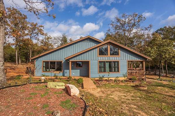 20 Acres of Land with Home for Sale in Oakwood, Texas