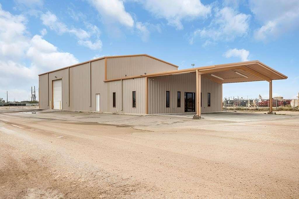 10 Acres of Improved Mixed-Use Land for Lease in Odessa, Texas