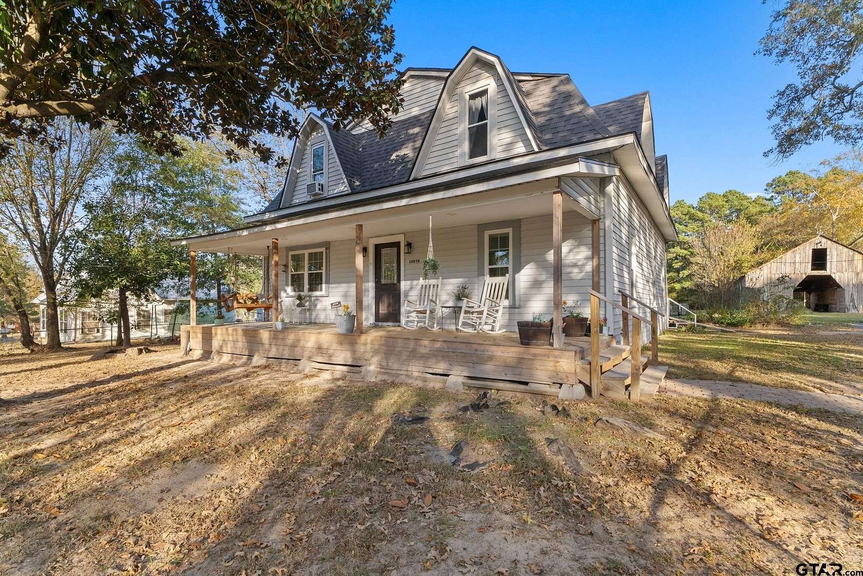 2 Acres of Residential Land with Home for Sale in Brownsboro, Texas