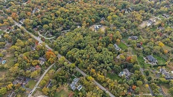 7 Acres of Residential Land for Sale in Bingham Farms, Michigan