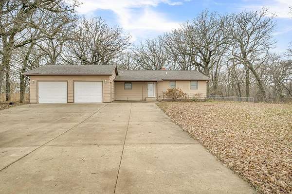 1.5 Acres of Residential Land with Home for Sale in Wallingford, Iowa