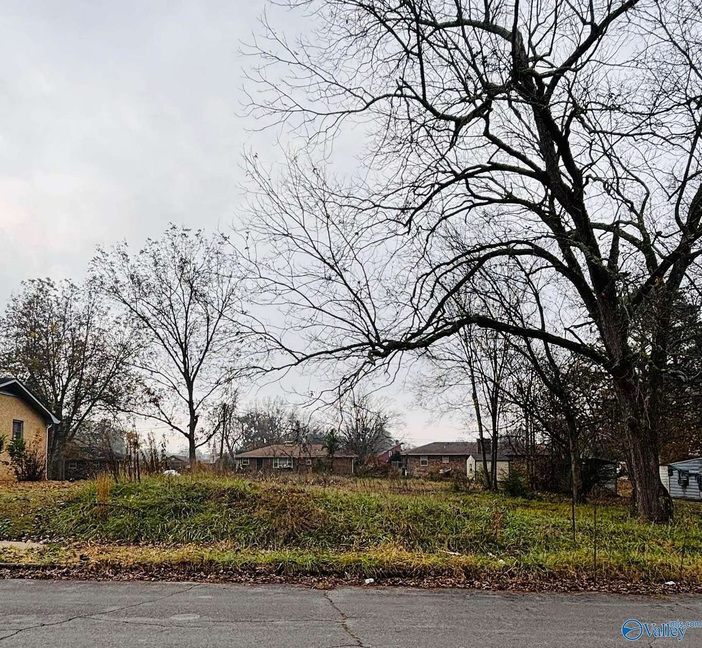 0.25 Acres of Land for Sale in Tuscumbia, Alabama