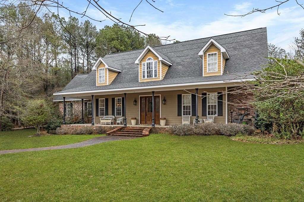 2.13 Acres of Residential Land with Home for Sale in Summit, Mississippi