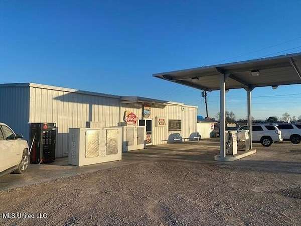 3 Acres of Improved Commercial Land for Sale in Newellton, Louisiana