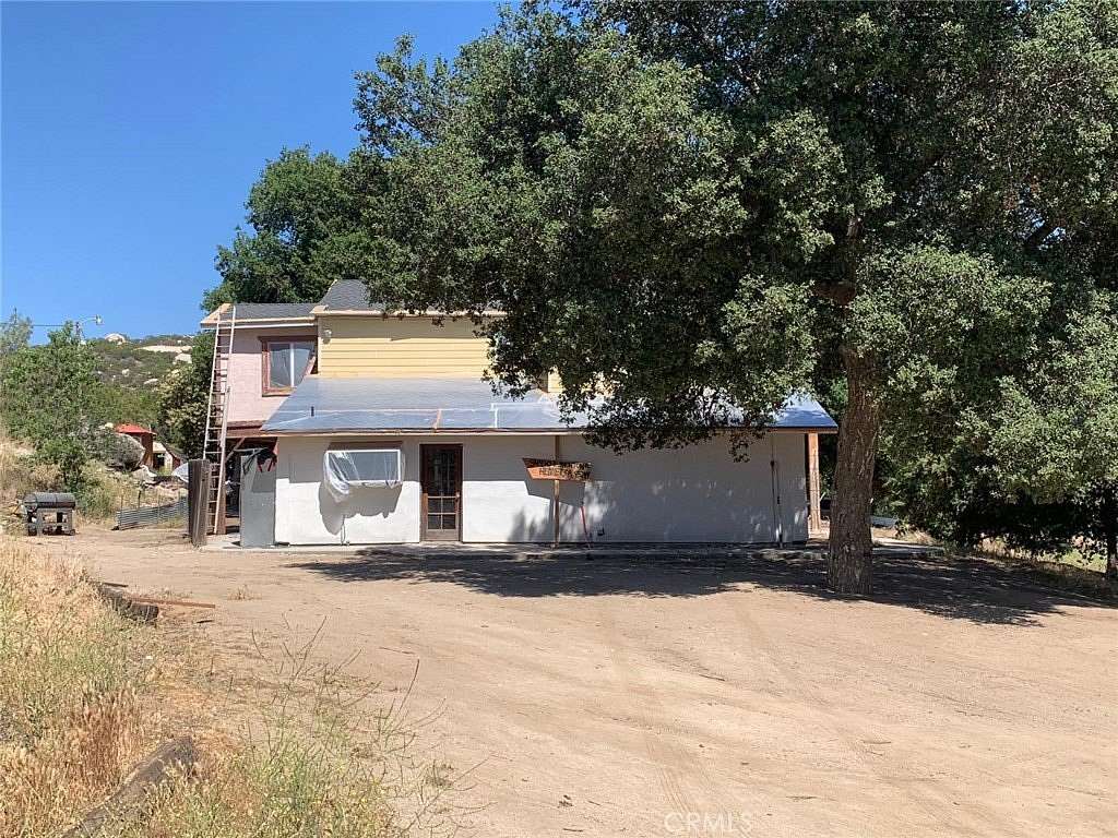 10 Acres of Land with Home for Sale in Hemet, California