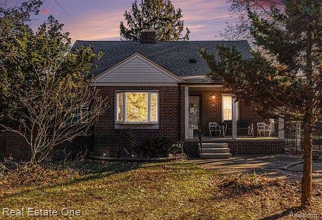 1.6 Acres of Residential Land with Home for Sale in Garden City, Michigan