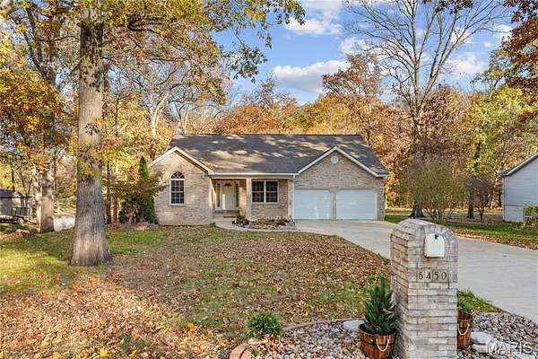 2 Acres of Residential Land with Home for Sale in Mascoutah, Illinois