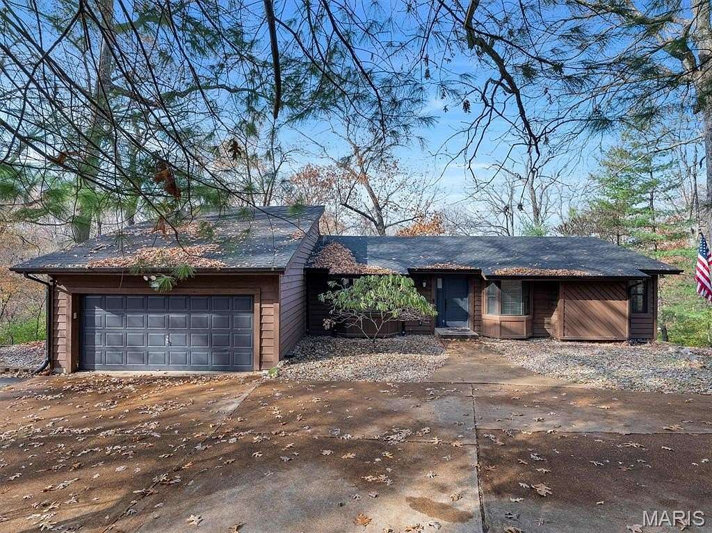 2.24 Acres of Residential Land with Home for Sale in High Ridge, Missouri