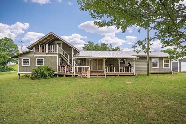 1.73 Acres of Land with Home for Sale in Monroe, Tennessee