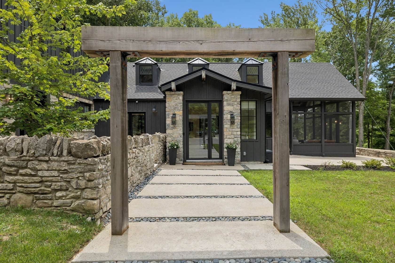 17.3 Acres of Land with Home for Sale in Franklin, Tennessee