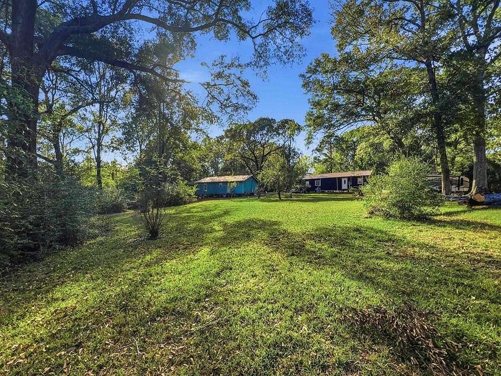 3.22 Acres of Residential Land with Home for Sale in Colmesneil, Texas