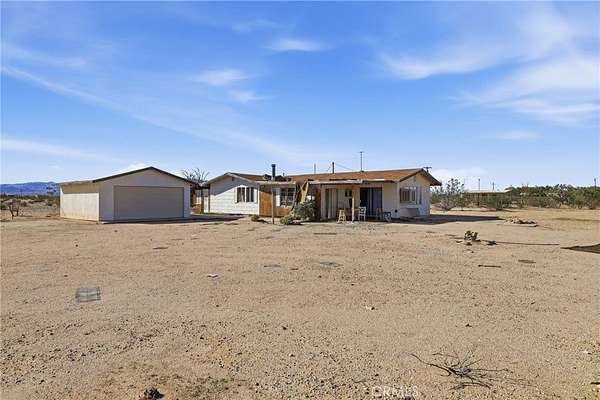 5 Acres of Residential Land with Home for Sale in Twentynine Palms, California