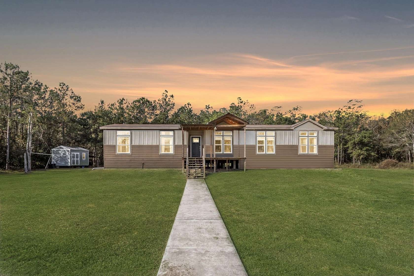 5.6 Acres of Residential Land with Home for Sale in Beaumont, Texas