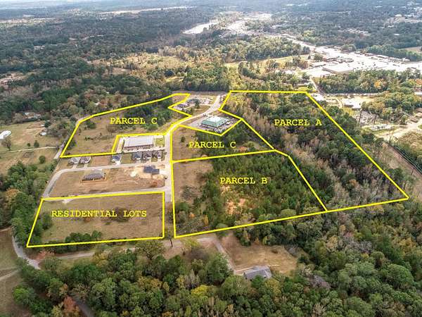 11.8 Acres of Commercial Land for Sale in Henderson, Texas