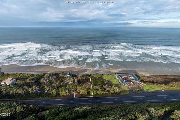 0.95 Acres of Residential Land for Sale in Newport, Oregon