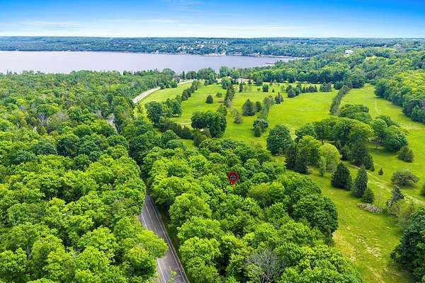 1 Acre of Residential Land for Sale in Egg Harbor, Wisconsin