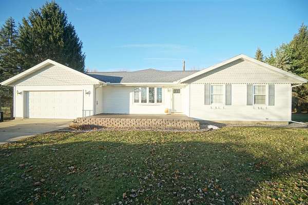 5 Acres of Residential Land with Home for Sale in Warsaw, Indiana