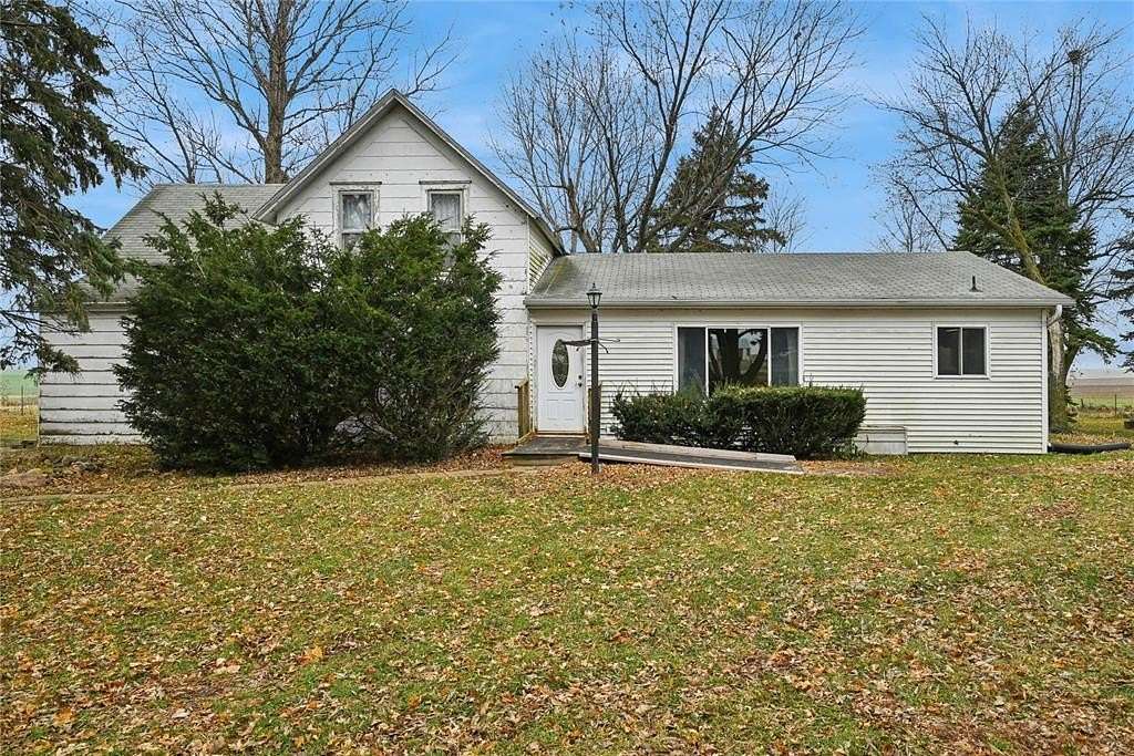 5.82 Acres of Residential Land with Home for Sale in Dysart, Iowa