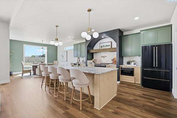 6.23 Acres of Land with Home for Sale in Kennewick, Washington