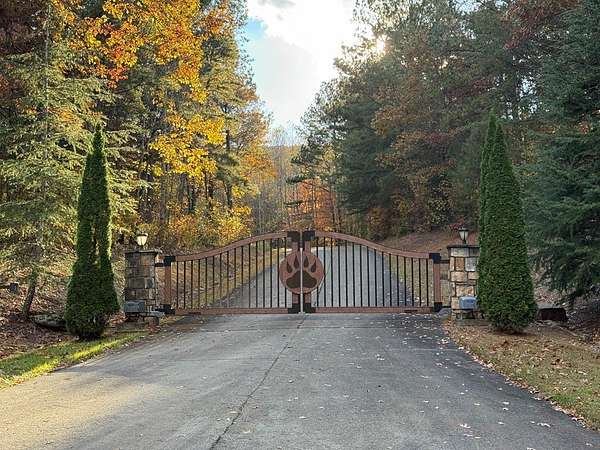 1.55 Acres of Residential Land for Sale in Ellijay, Georgia